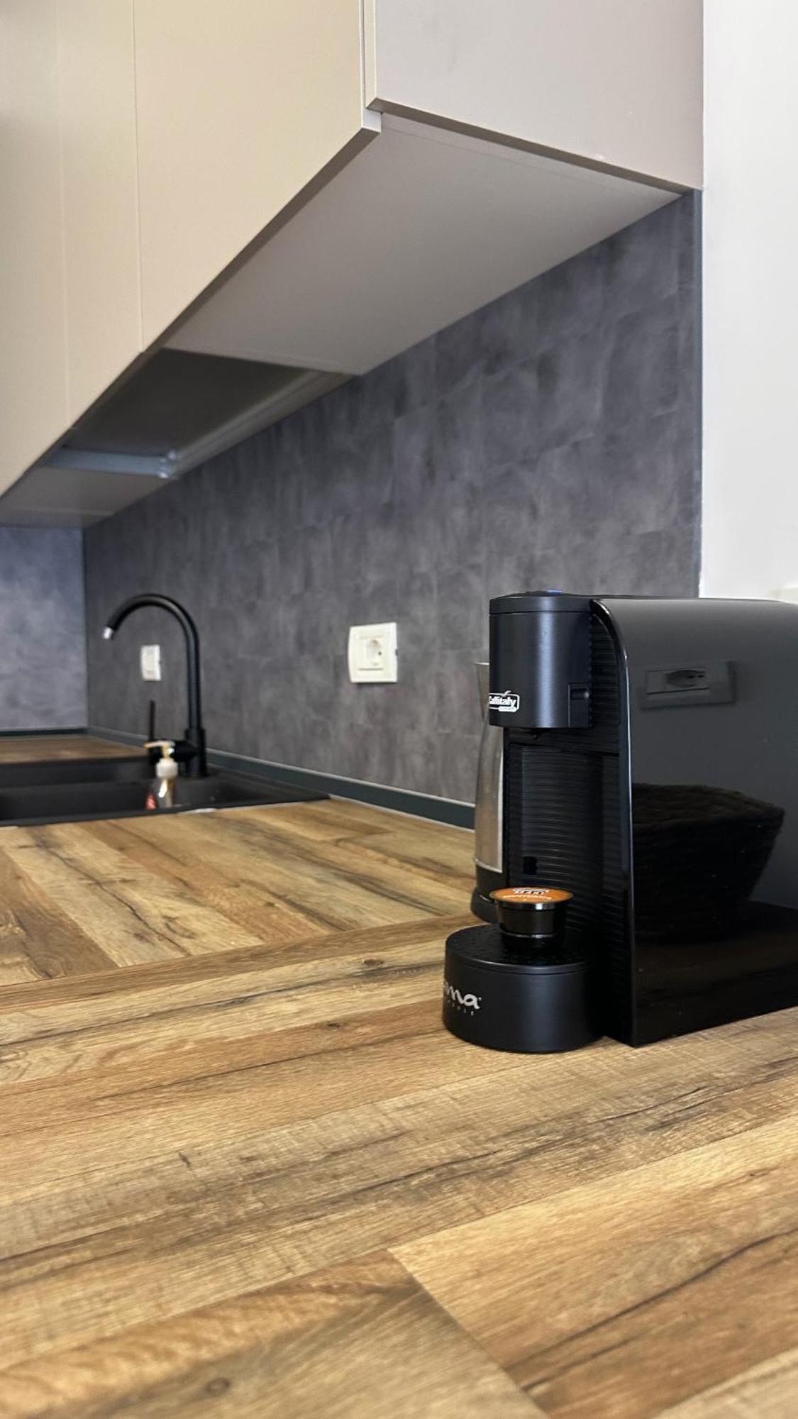Free Parking Skanderbeg Square - Spacious Central Apartment Tirana Exterior foto